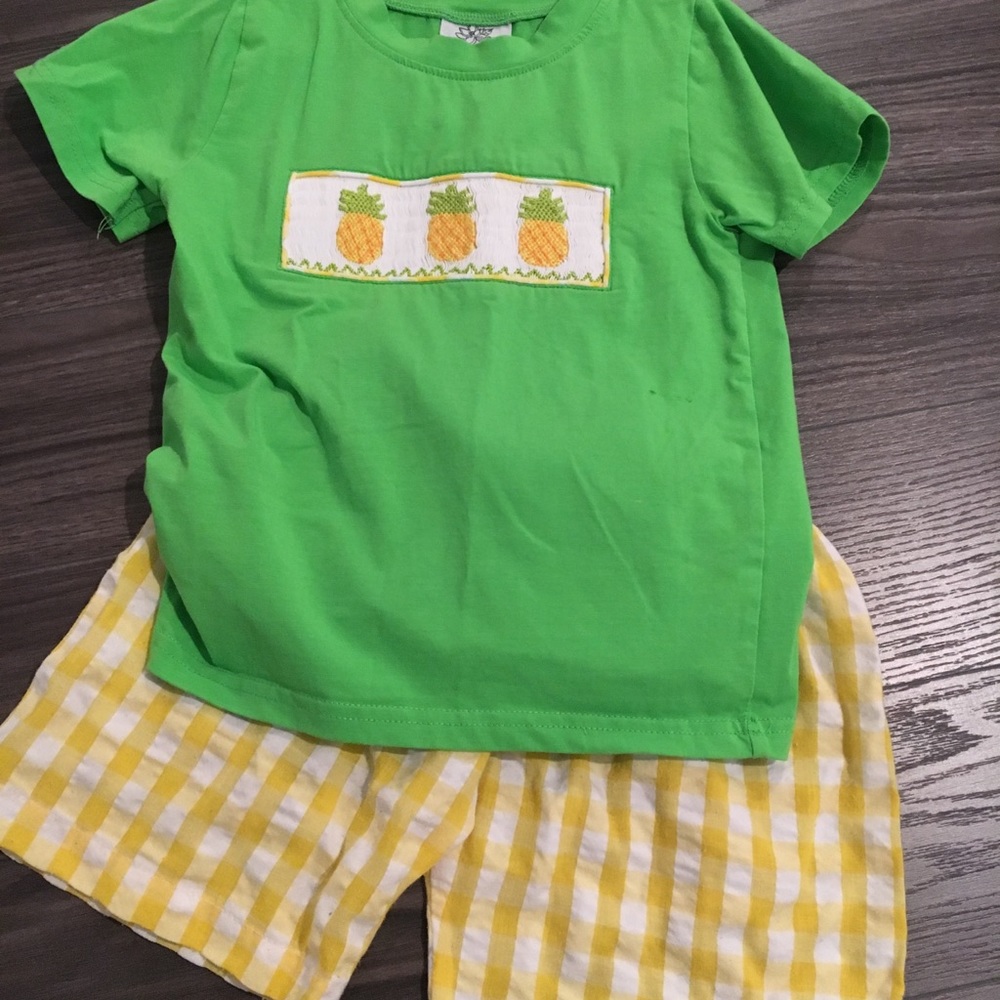 Pineapple smocked short set